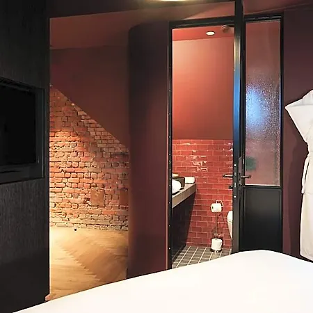 Bienheureux & Restaurant Hotel 3*
